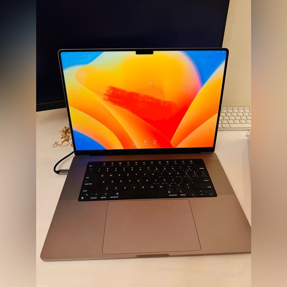 Apple Other - MacBook Pro 16.2 M2 Max chip 12c CPU  38c GPU 32G RAM 1TB Space Gray 2023